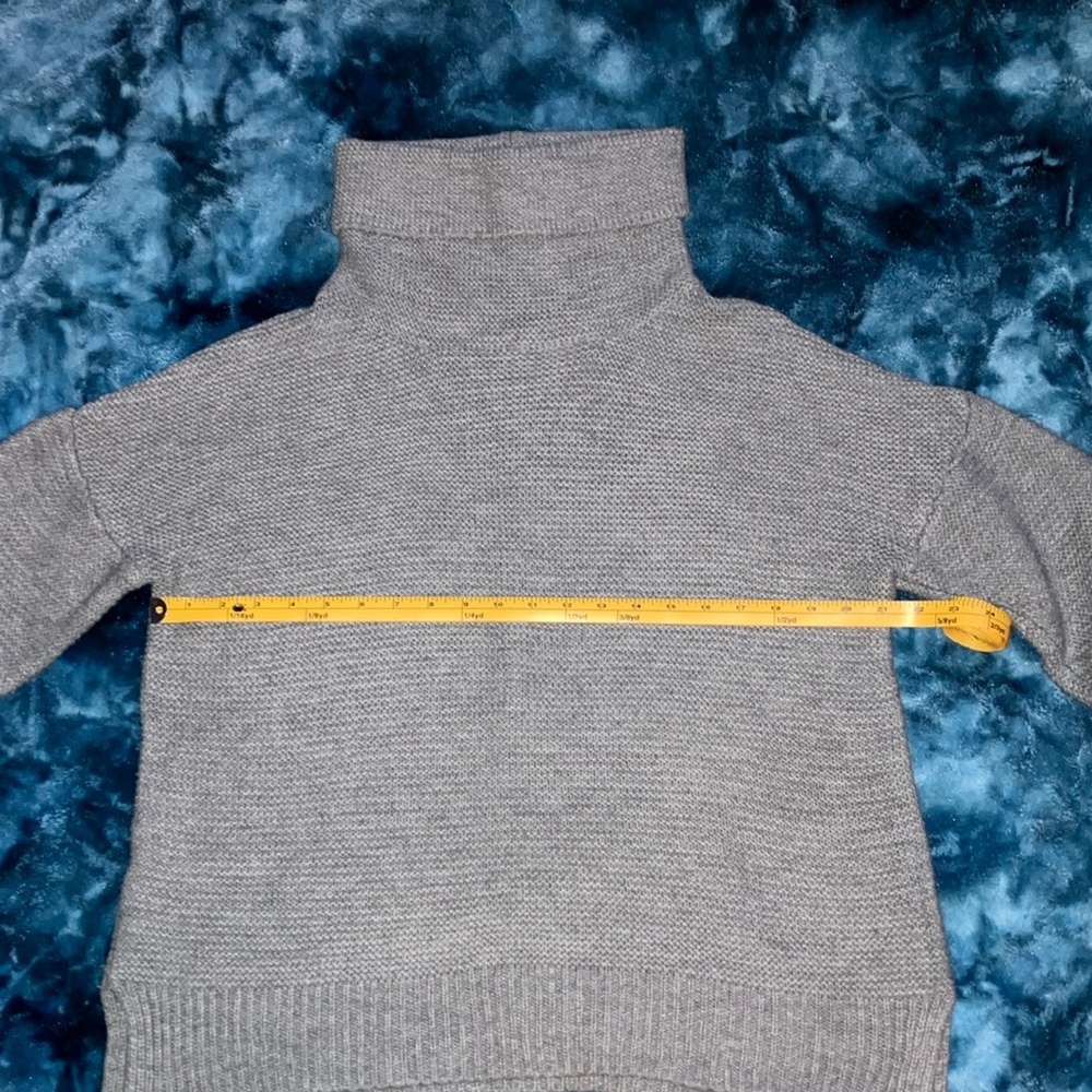 3for$15💞 L gray turtleneck sweater